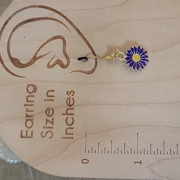 PURPLE DAISY DAINTY DROP EARRINGS - Picture 5 of 8